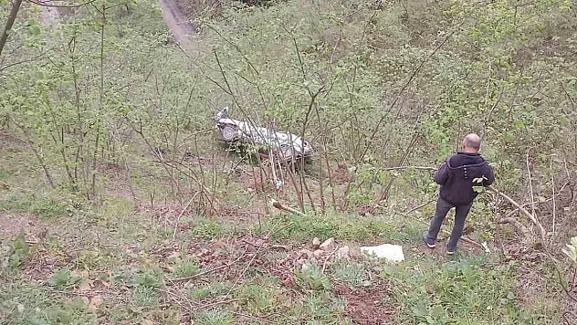 Otomobil fındık bahçesine yuvarlandı: 1 ölü