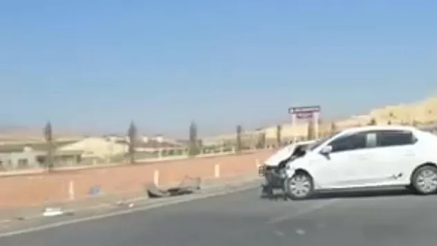 Otomobil ile hafif ticari araç çarpıştı: 3 yaralı