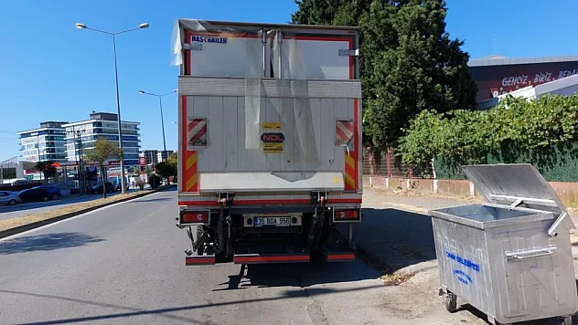 Otomobil Kamyonla Çarpıştı