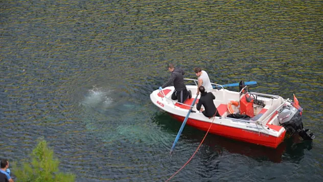Otomobil Kızılırmak'a uçtu, anne ve çocuğu yaşamını yitirdi