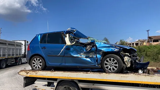 Otomobil Tıra Çarptı: 1 Yaralı