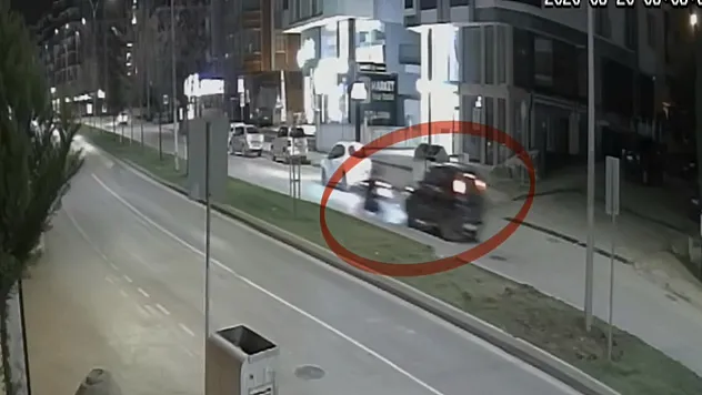 Otomobili sollamak isterken hayatını kaybetti