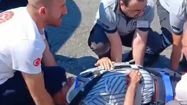 Otomobille çarpışan yaşlı adam hastaneye kaldırıldı