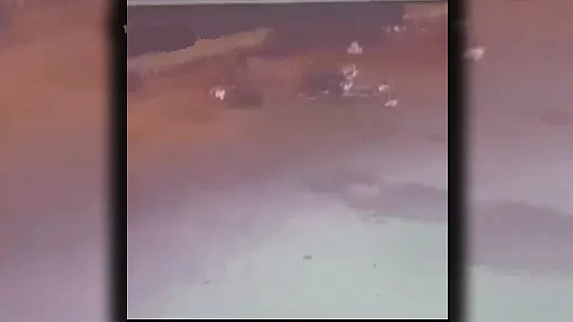 Otomobiller bitti, motosikletler kafa kafaya çarpışmaya başladı