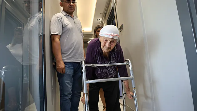 Öz kızı ve torununun tuzağı 95 yaşındaki kadını gözyaşlarına boğdu