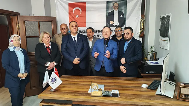 Öz Sağlık-Sen Samsun teşkilatında bayrak değişimi: Yeni başkan Levent Özkaragöz oldu