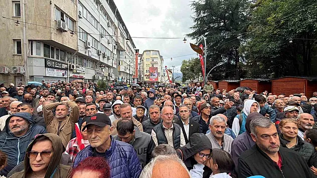 Özgür Özel'den Hopa'da YENİ Parti mesajları