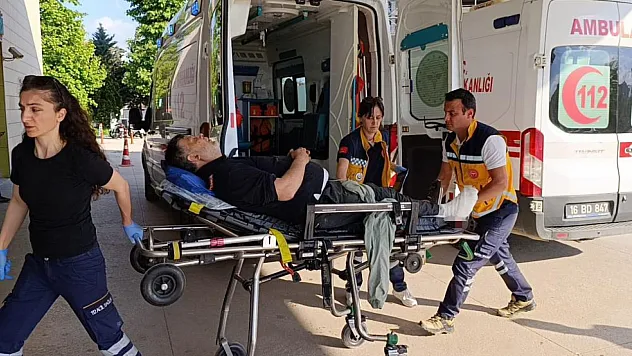 Palet Fabrikasında Korkutan Kaza: İş Makinesi İşçinin Üzerine Devrildi