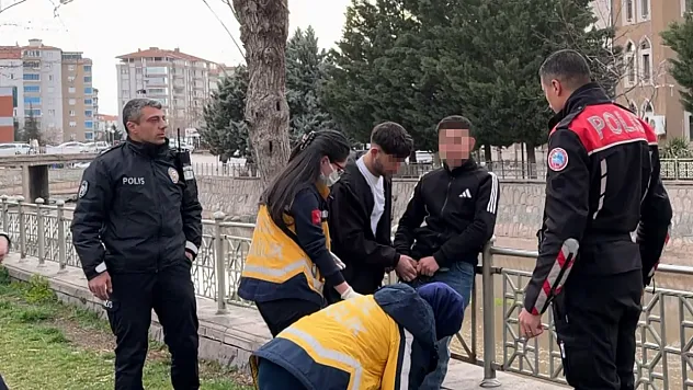 Parkta dehşet! 16 yaşındaki çocuk akranı tarafından bıçaklandı