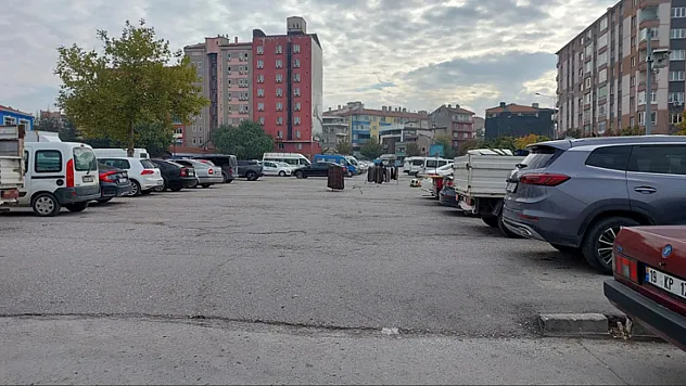 Pazarcılar tezgah kapatarak seslerini duyurdular