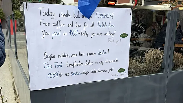 Priştine'de Türk taraftarlara duygusal jest