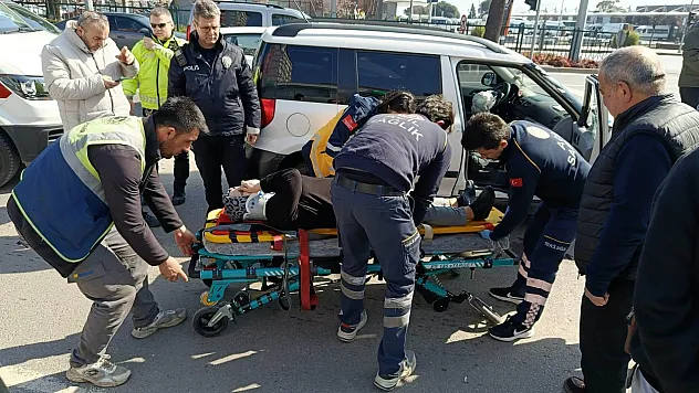 Refüje çarpan otomobil yan yattı: 1 yaralı