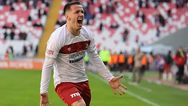 Rey Manaj Geliyor Mu? Arnavut Basını Samsunspor'u İşaret Etti!