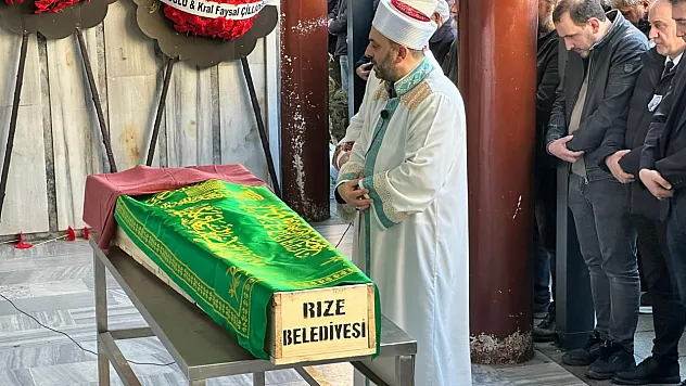 Rize'de hayatını kaybeden akademisyen son yolculuğuna uğurlandı