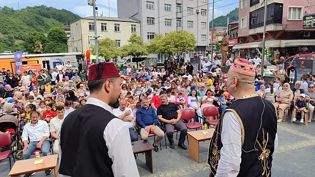 Salıpazarı Belediyesinden çocuklara ücretsiz tiyatro şöleni