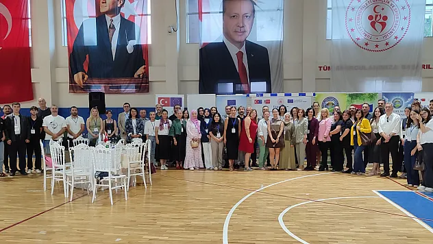 Salıpazarı'nda uluslararası çalıştay: NEET gençlerin sorunları masaya yatırıldı