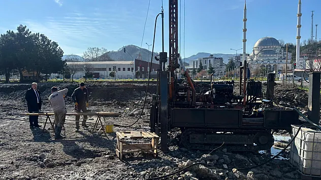 Salıpazarı'nda Yeni Belediye Hizmet Binası İçin Çalışmalar Hız Kazandı