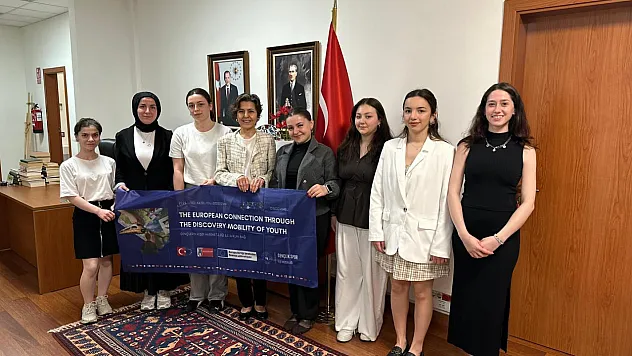 Salıpazarı'ndan Avrupa'ya: Öğrencilerden Barselona Başkonsolosluğuna ziyaret