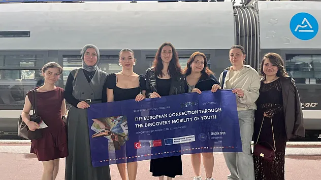Salıpazarlı gençler Avrupa'yı keşfetmeye devam ediyor