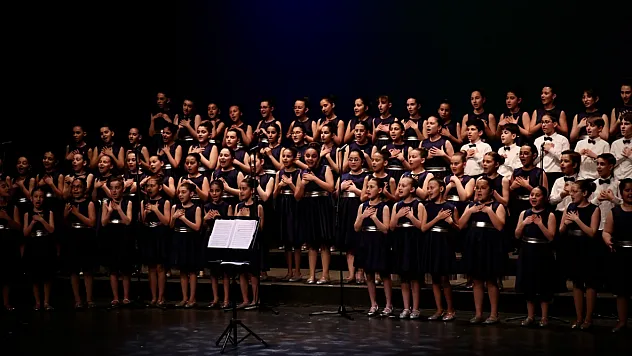SAMDOB Çocuk Korosu'ndan 23 Nisan Coşkusu