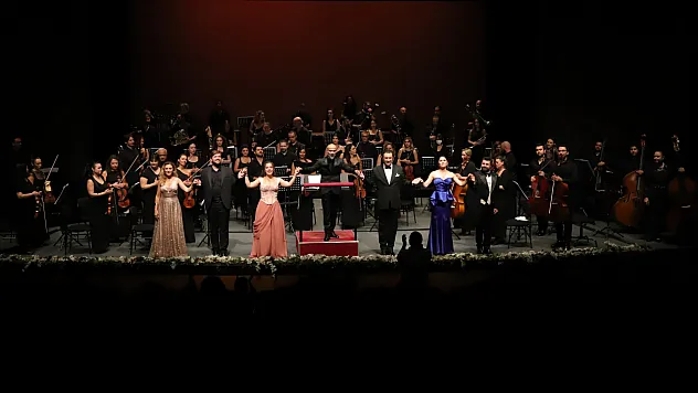 SAMDOB'dan yeni sezona görkemli merhaba: 'Gala Konseri' sanatseverleri büyüledi
