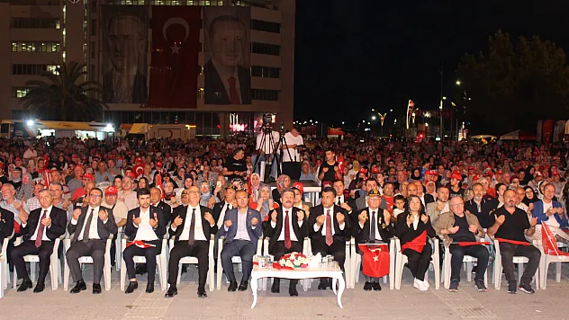 Samsun'da 15 Temmuz Demokrasi Nöbeti'nde binler tek yürek