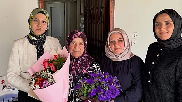 Samsun'da 15 Temmuz şehidinin annesine Anneler Günü ziyareti