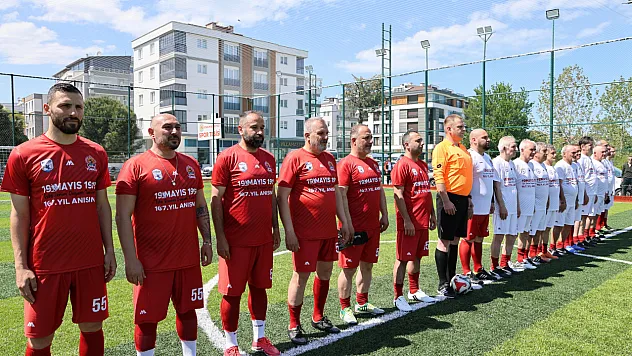 Samsun'da 19 Mayıs Coşkusu: Samsunspor Efsaneleri Yıllar Sonra Aynı Sahada Buluştu