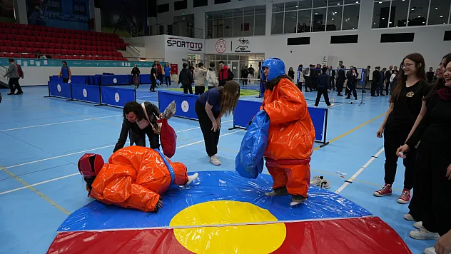 Samsun'da 19 Mayıs Coşkusu Zirveye Çıktı: Gençlik Haftası ve Spor Festivali Yoğun İlgi Gördü