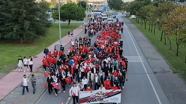Samsun'da Amatör Spor Haftası coşkusu kortej yürüyüşü ve gösterilerle kutlandı