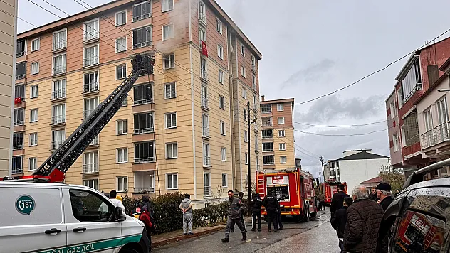Samsun'da apartmanda korkutan yangın