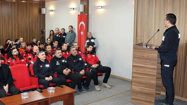 Samsun'da arama kurtarma ekiplerine akreditasyon armaları verildi