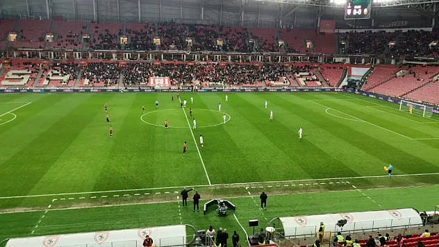 Samsun'da Avrupa heyecanı: Tribünlerde boşluklar dikkat çekti