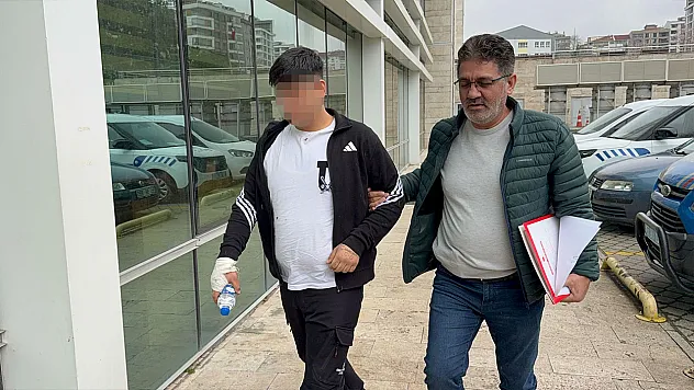 Samsun'da bıçaklı kavgada 3 kişi yaralandı