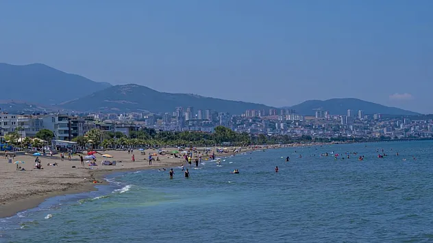 Samsun'da Dalga ve Rüzgar Nedeniyle Denize Yasak