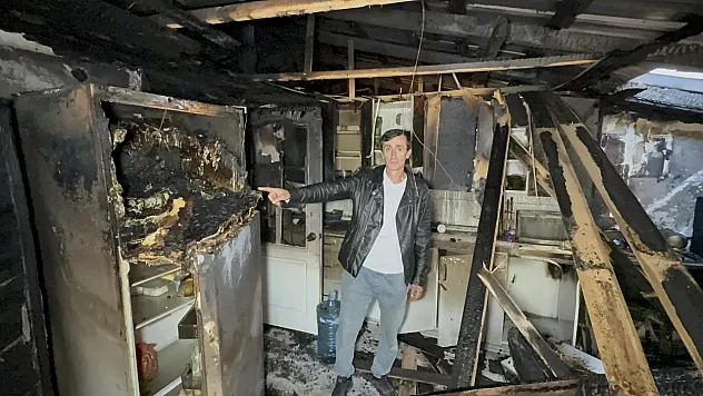 Samsun'da elektrik panosundan çıkan yangın evi kül etti