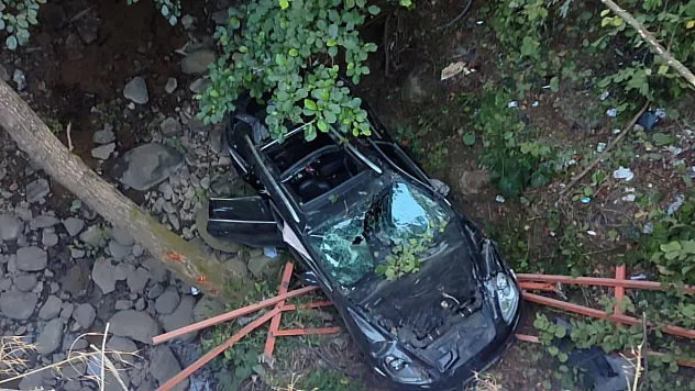 Samsun'da feci kaza : araç köprüden düştü