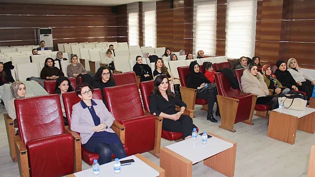 Samsun'da girişimci ev kadınlarına dijitalleşme eğitimi