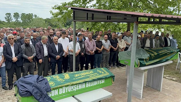 Samsun'da gözyaşları sel oldu: Kazada ölen genç çift yan yana defnedildi