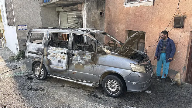 Samsun'da Hafif Ticari Araç Küle Döndü!