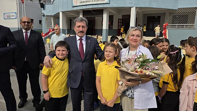 Samsun'da ilk ders zili çaldı: Vali Tavlı'dan 'Türkiye Yüzyılı' vurgusu