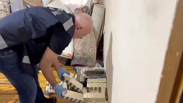 Samsun'da kaçak sigara operasyonu:3 gözaltı