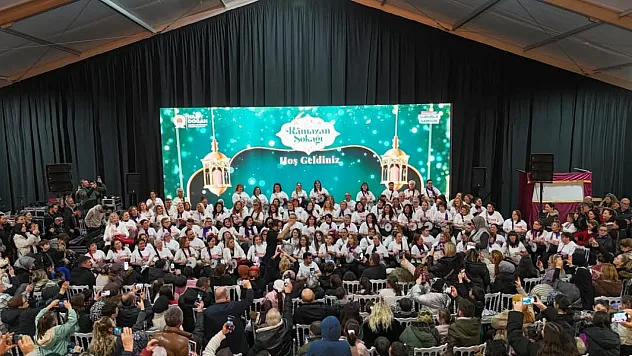 Samsun'da Kadınlar Günü coşkusu: Darbukayla oynadılar
