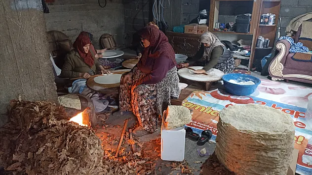 Samsun'da kadınlar imece usulüyle yufka geleneğini yaşatıyor