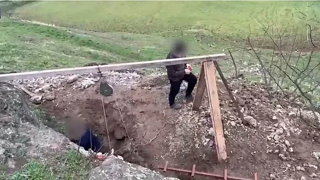 Samsun'da kanalizasyon dediler 6 metrelik define çukuru açtılar