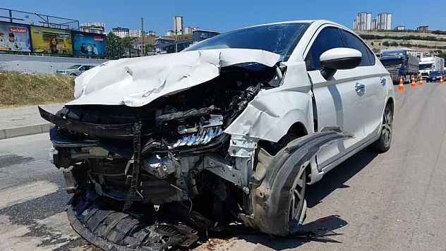 Samsun'da Kavşakta Korkutan Çarpışma