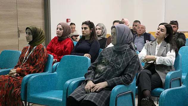 Samsun'da Kütüphane çalışanlarına tütün bağımlılığı eğitimi verildi