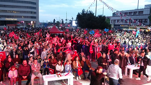 Samsun'da MHP'den Anneler Günü'nde konser coşkusu