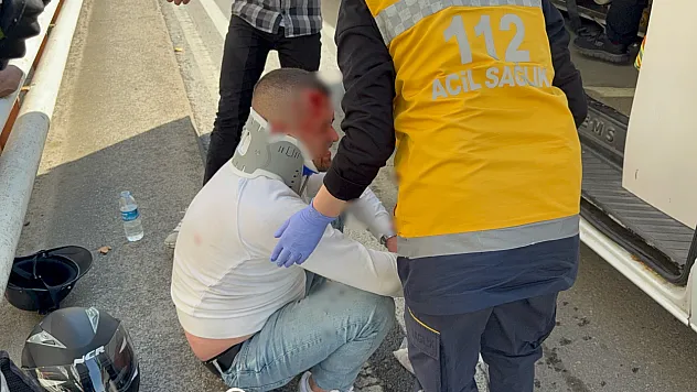 Samsun'da motosiklet devrildi: 2 yaralı