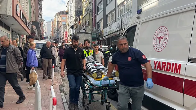 Samsun'da motosikletinden inen kuryeye SUV çarptı